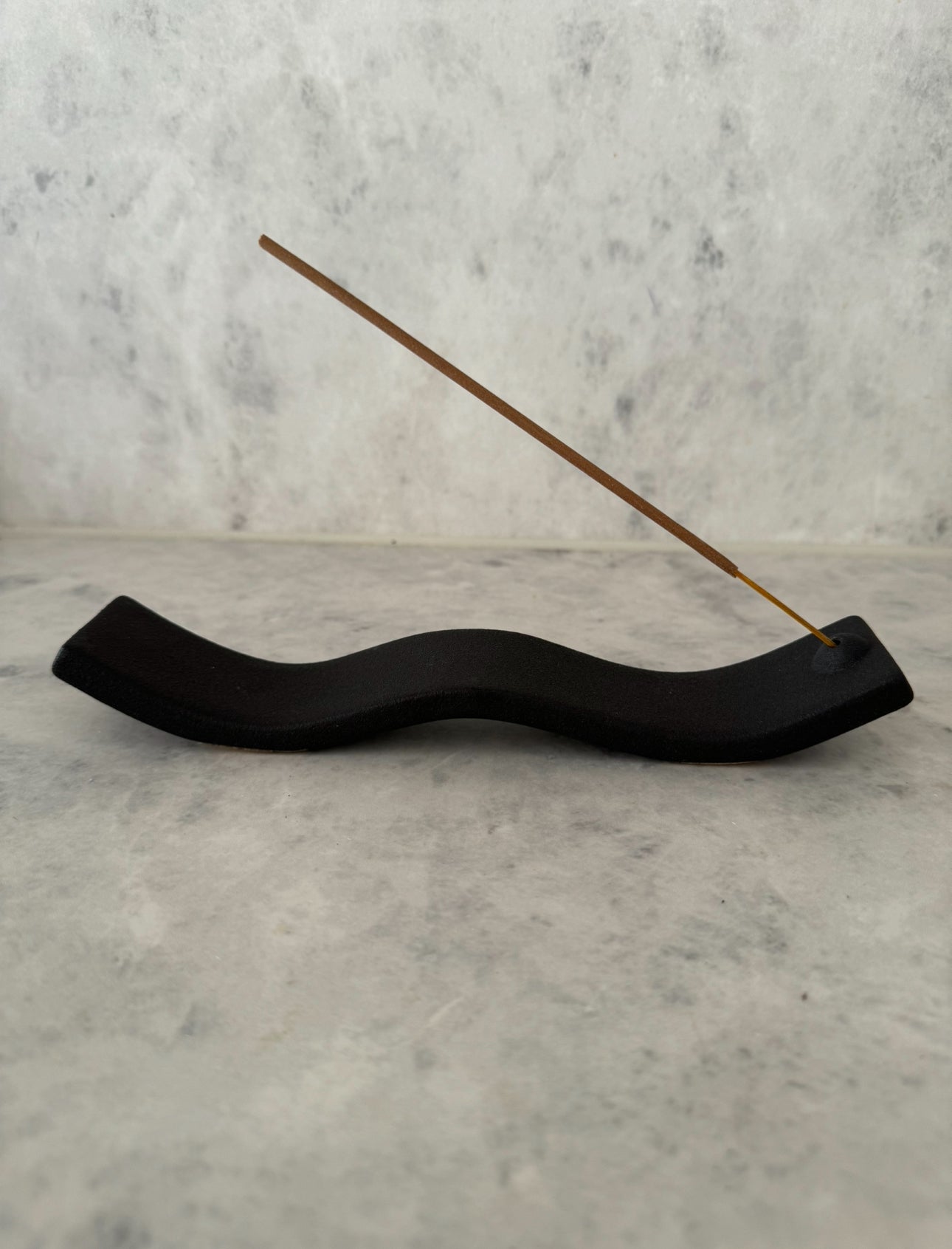 Ceramic Incense wave holder - black