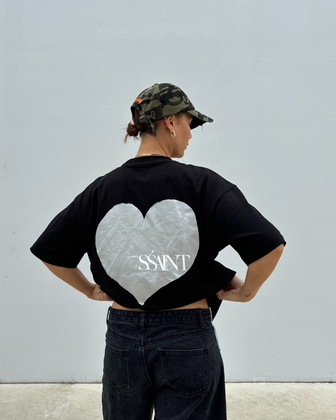 SŚAINT Heart Tee: Black & Silver