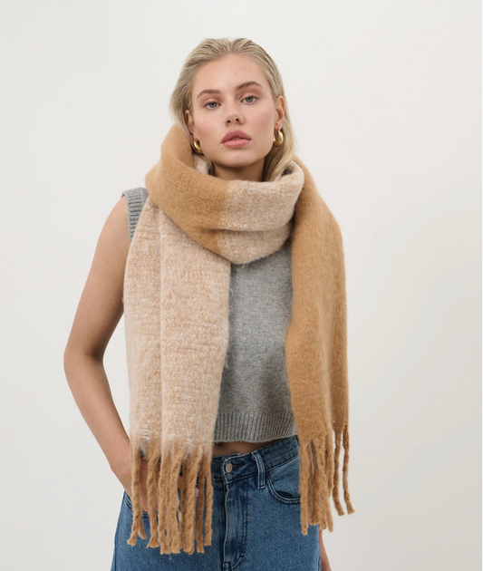 Caramel duotone fluffy scarf